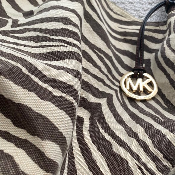 Michael Kors hand bag - Picture 5 of 7